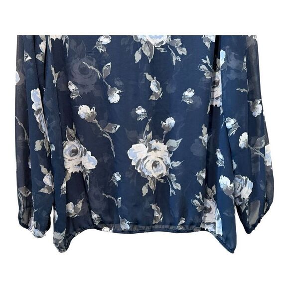 Lane Bryant Women’s Sheer Top Blue Floral V-Neck Blouse Size 18/20 - Picture 5 of 15